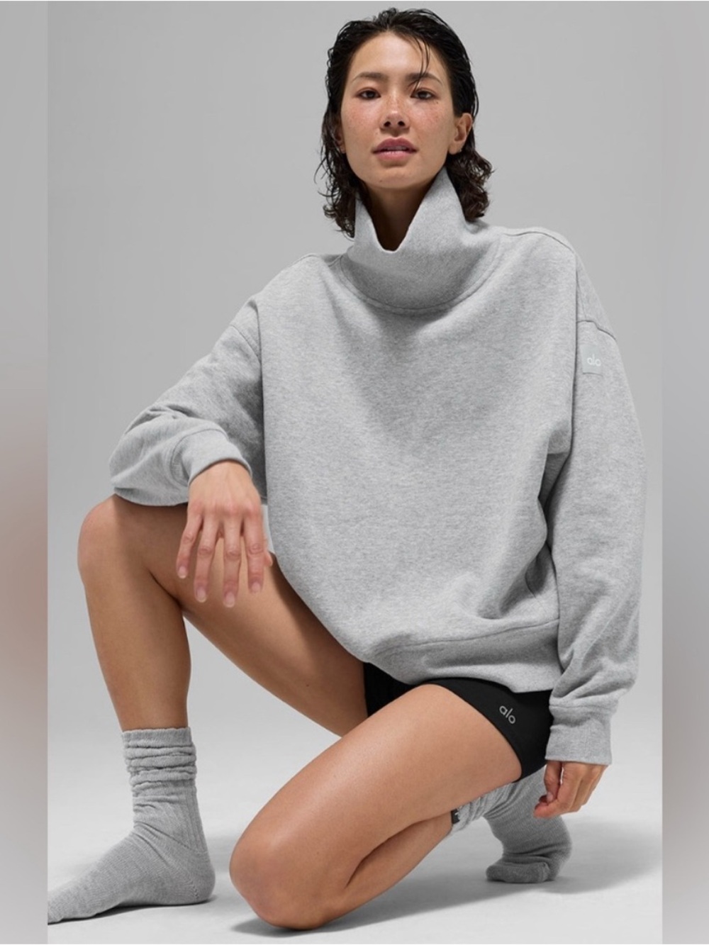 ALO Yoga Hazy Mock Neck Pullover Sweatshirt Athletic Heather Grey Oversized M